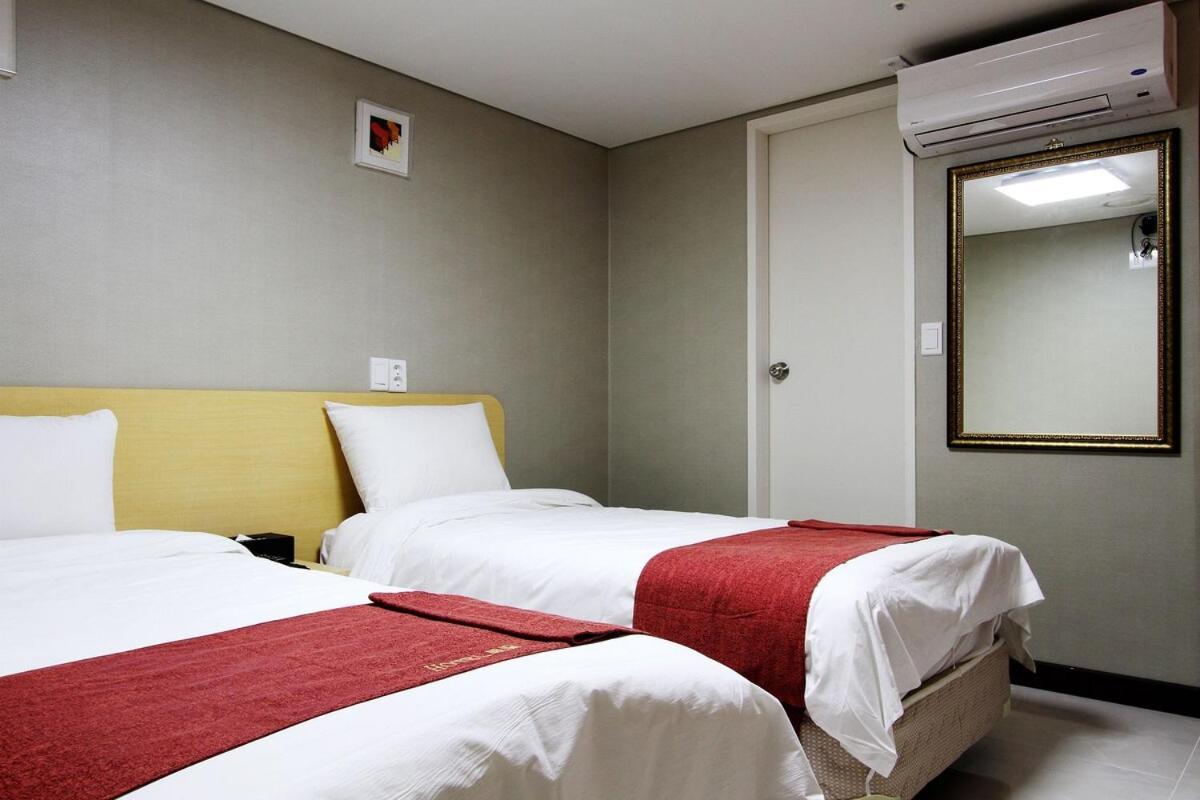 Hotel Myeongdong Seoul Exteriör bild