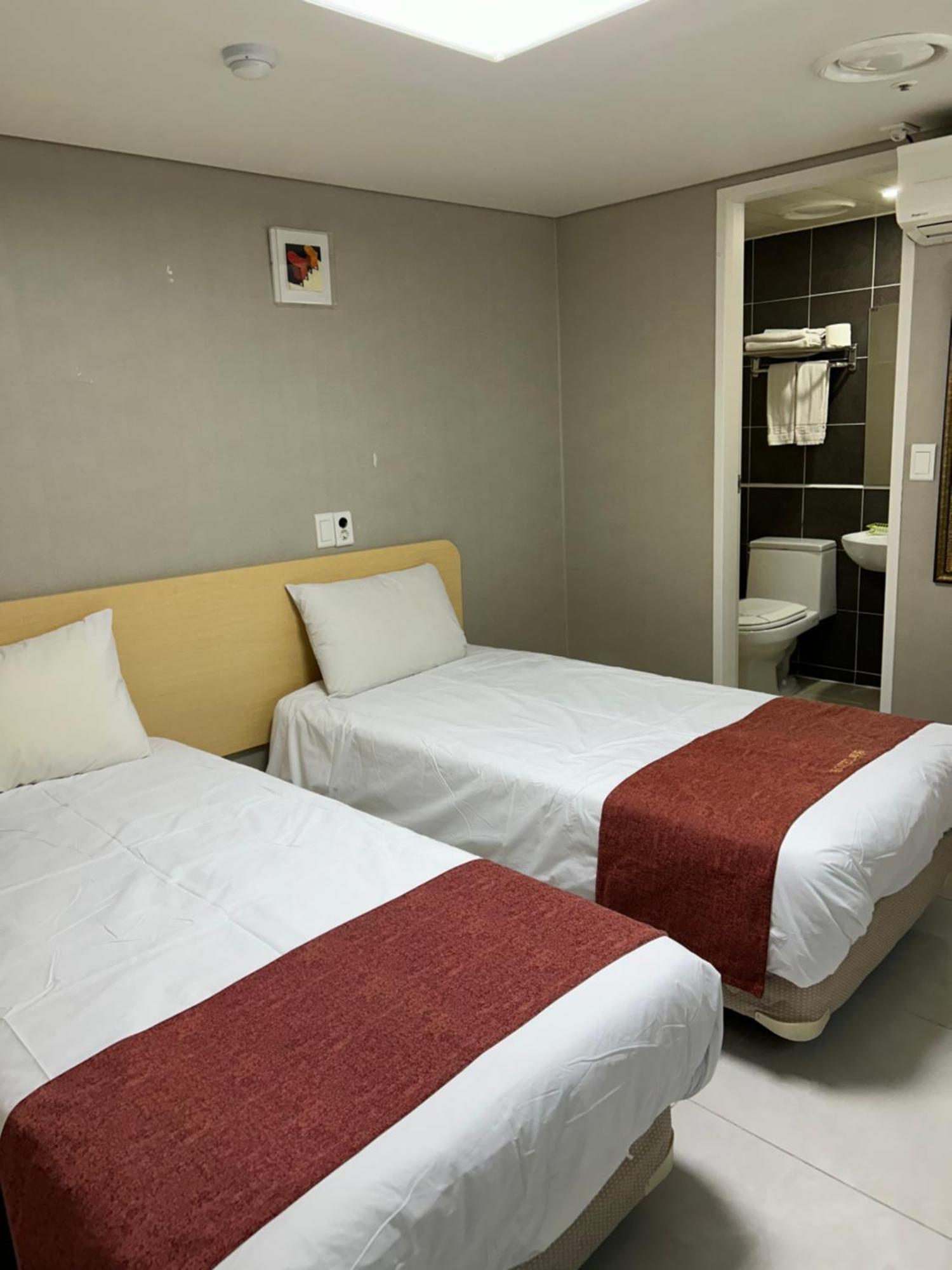 Hotel Myeongdong Seoul Exteriör bild